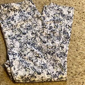 GAIAM Black and White Leggings Artistic Print